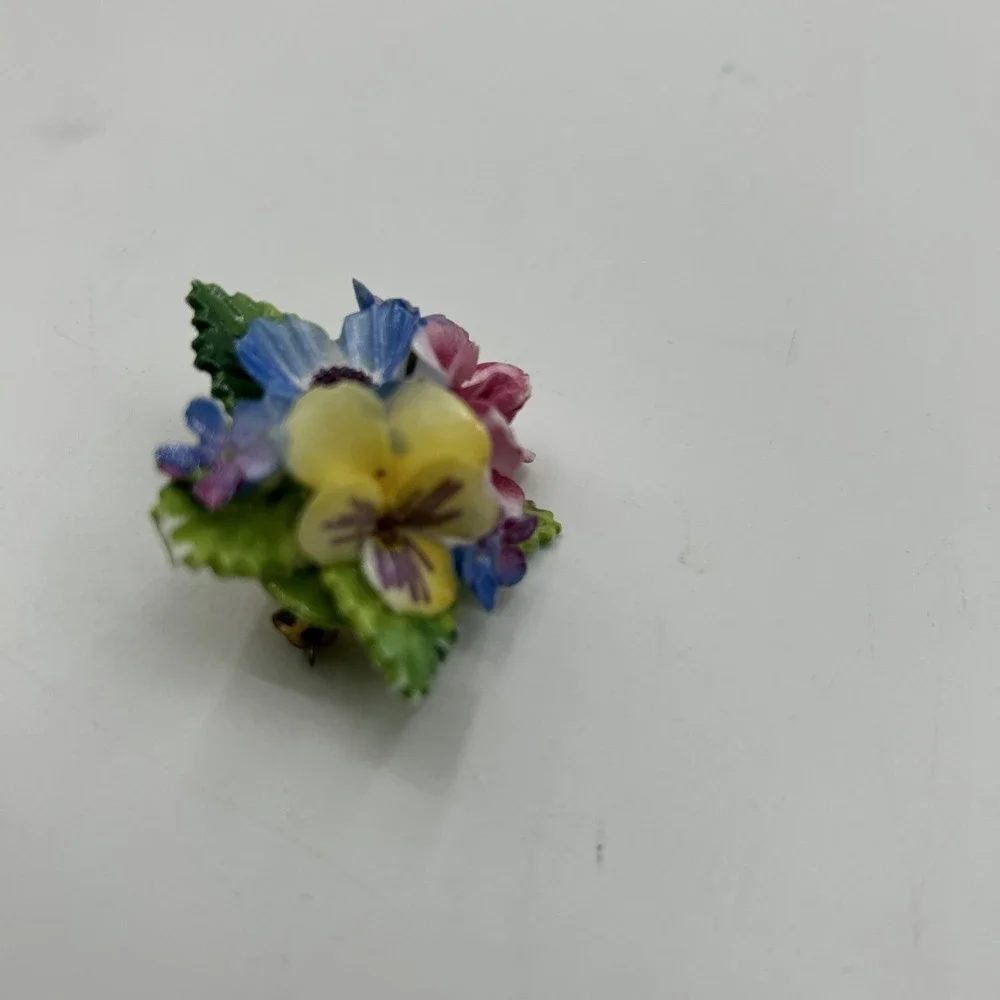 Vintage Crown Staffordshire Fine Bone China Flower‎ Bouquet Brooch (chips)